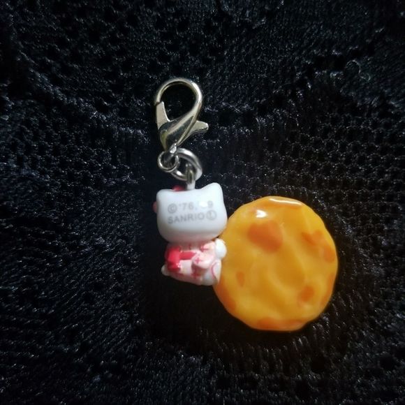 Hello Kitty Clip - Picture 4 of 4